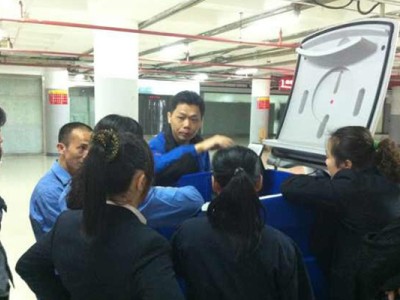 Germany Olympus driving scrubbing machine stationed in Beijing West Railway Station Germany Olympus driving scrubbing machine stationed in Beijing West Railway Station - Cleanic Cleaning Equipment