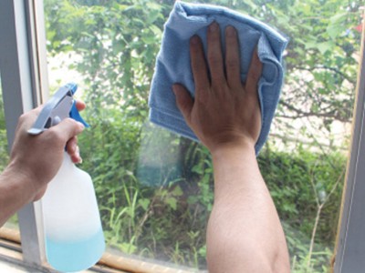 自從擦玻璃用來它，乾淨透亮不粘灰，很實用，後悔現在才知道