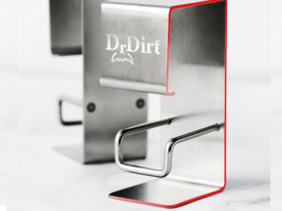 霉菌蚊蟲滋生在層層疊的臉盆 霉菌蚊蟲滋生在層層疊的臉盆