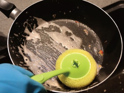 仿絲瓜材質，柔軟耐用，不傷餐具，是厨房必備的好幫手！