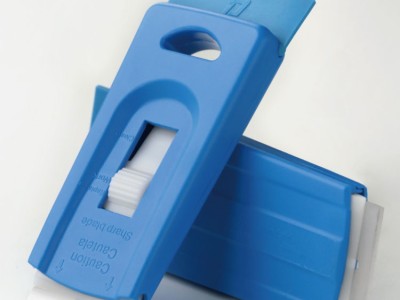 CT萬用袖珍清潔鏟刀，刮掃兩用，輕鬆鏟除玻璃或墻壁上的貼紙及凝固殘膠！