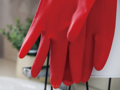 保護雙手,先從配帶膠手套開始 保護雙手,先從配帶膠手套開始